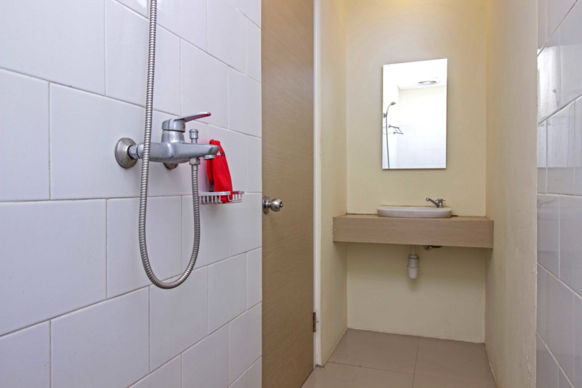 Reddoorz Near Maranatha University 3 Bandung Bagian luar foto
